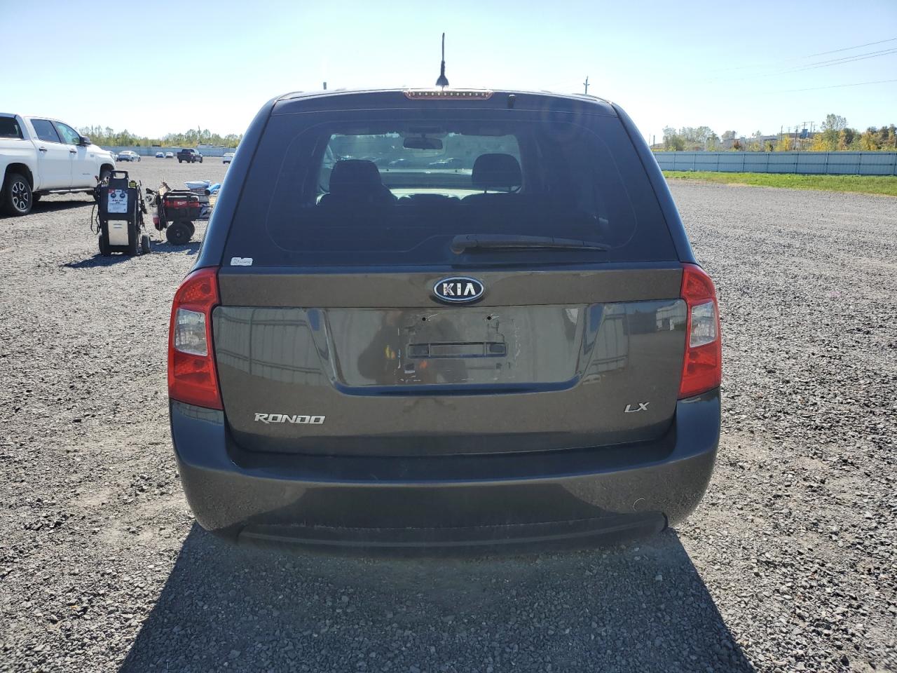 2009 Kia Rondo Base VIN: KNAFG528X97259442 Lot: 84961815
