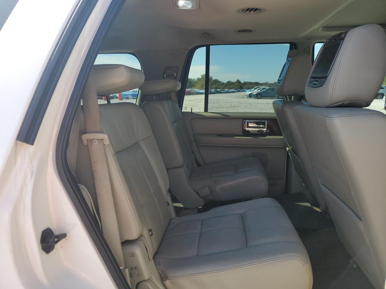 2011 Lincoln Navigator VIN: 5LMJJ2H5XBEJ09156 Lot: 89554575