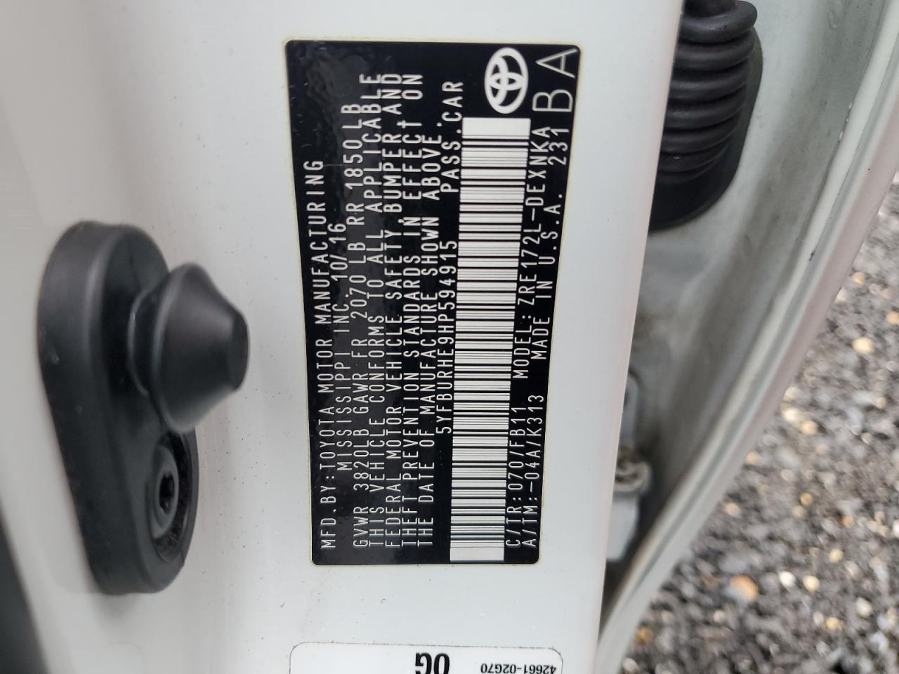 2017 Toyota Corolla L VIN: 5YFBURHE9HP594915 Lot: 85701315