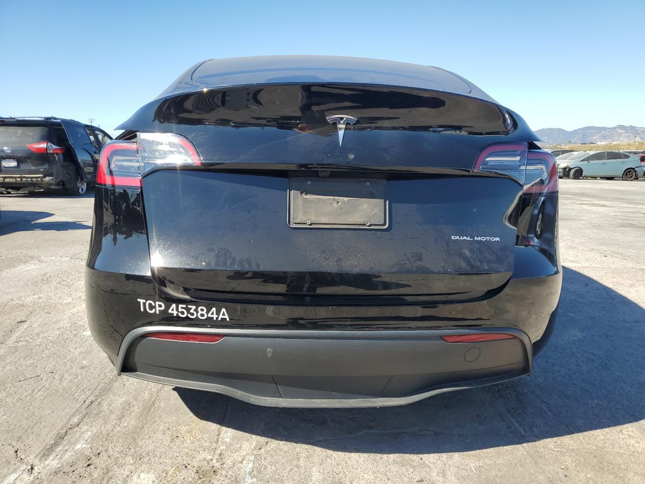 2024 Tesla Model Y VIN: 7SAYGDEE1RF070098 Lot: 90648305