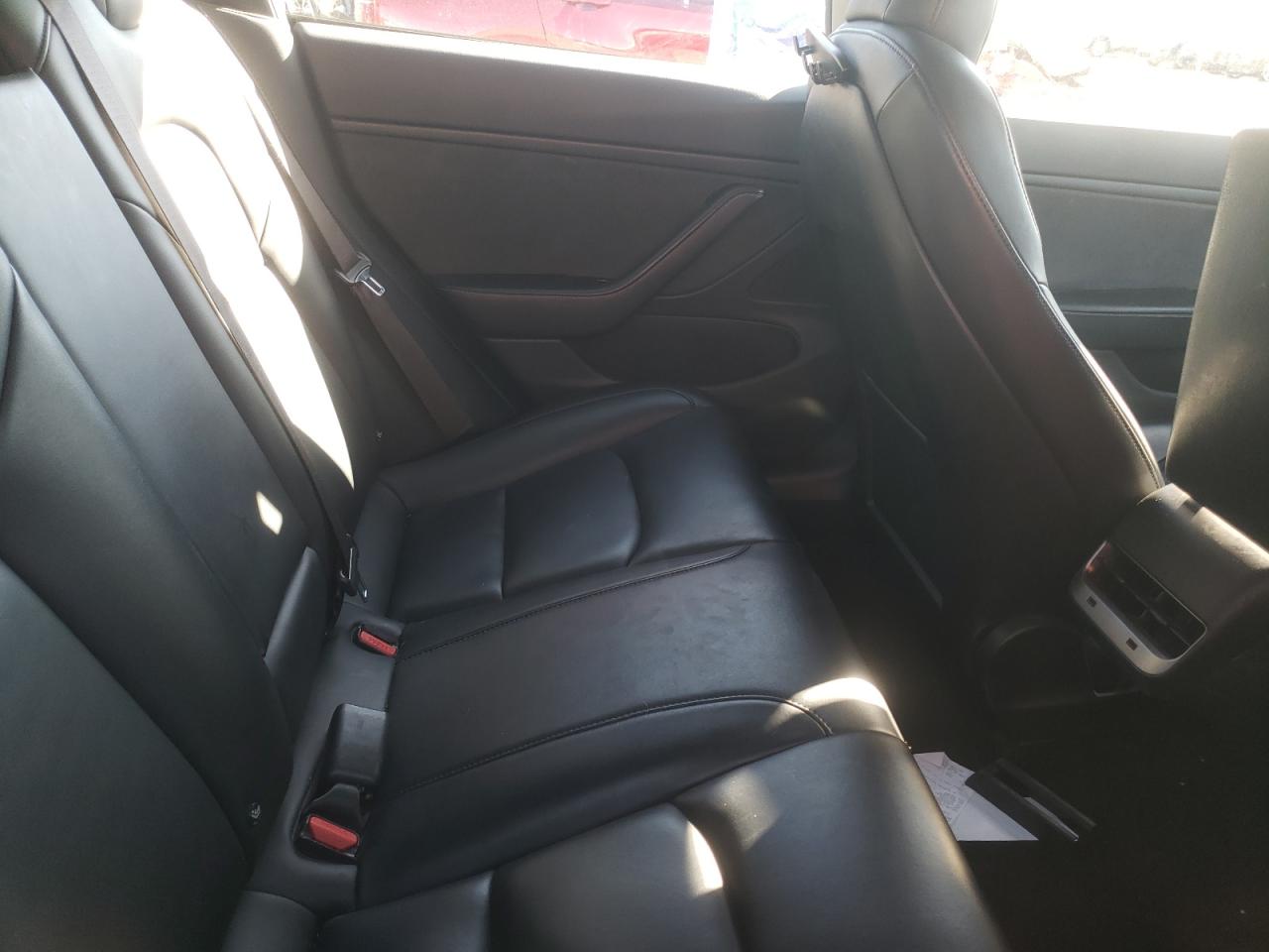 2018 Tesla Model 3 VIN: 5YJ3E1EAXJF102110 Lot: 85407355