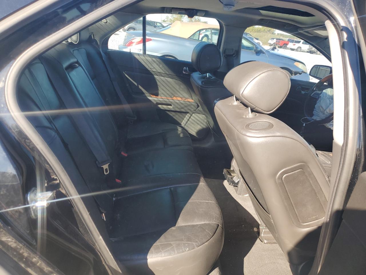 2010 Cadillac Sts VIN: 1G6DU6EV2A0145011 Lot: 82306535