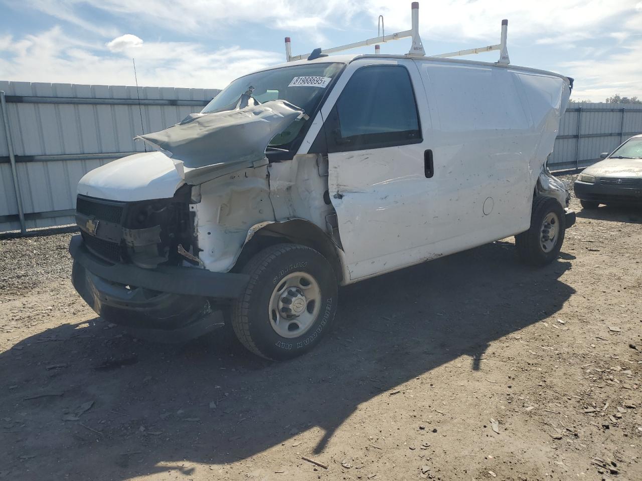 CHEVROLET EXPRESS 2020. Lot# 81988695. VIN 1GCWGAFP6L1140679. Photo 1