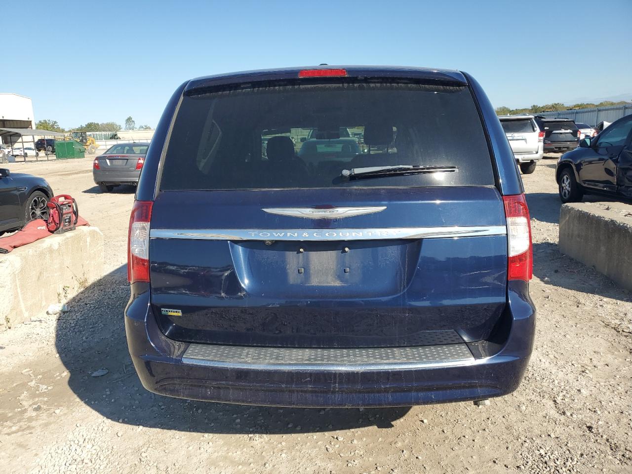 2016 Chrysler Town & Country Touring L VIN: 2C4RC1CG2GR188226 Lot: 85741225