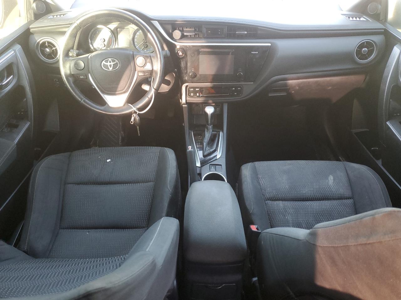 2017 Toyota Corolla L VIN: 2T1BURHE1HC939371 Lot: 84198895