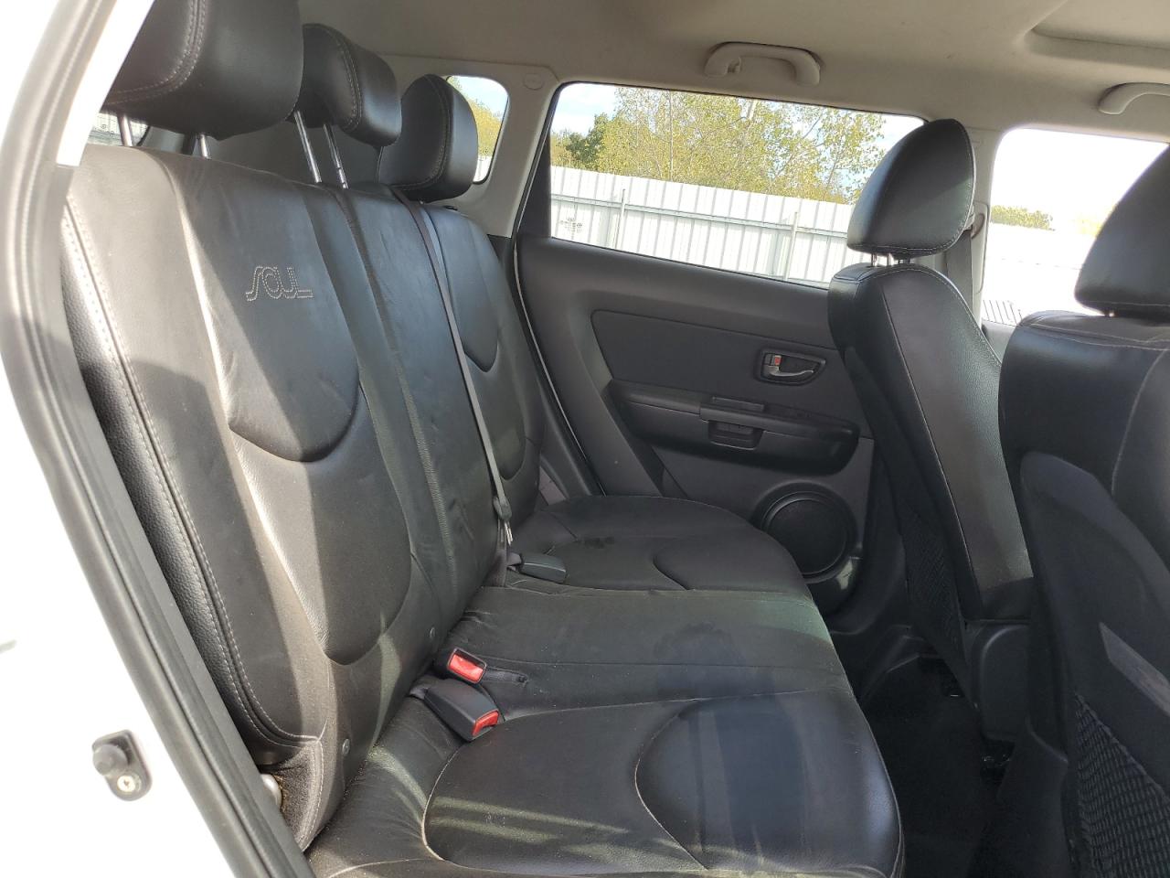 2011 Kia Soul + VIN: KNDJT2A20B7727236 Lot: 85508045