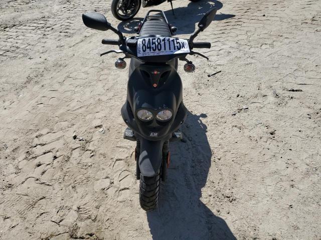 2023 GENUINE SCOOTER CO. ROUGHHOUSE 50  