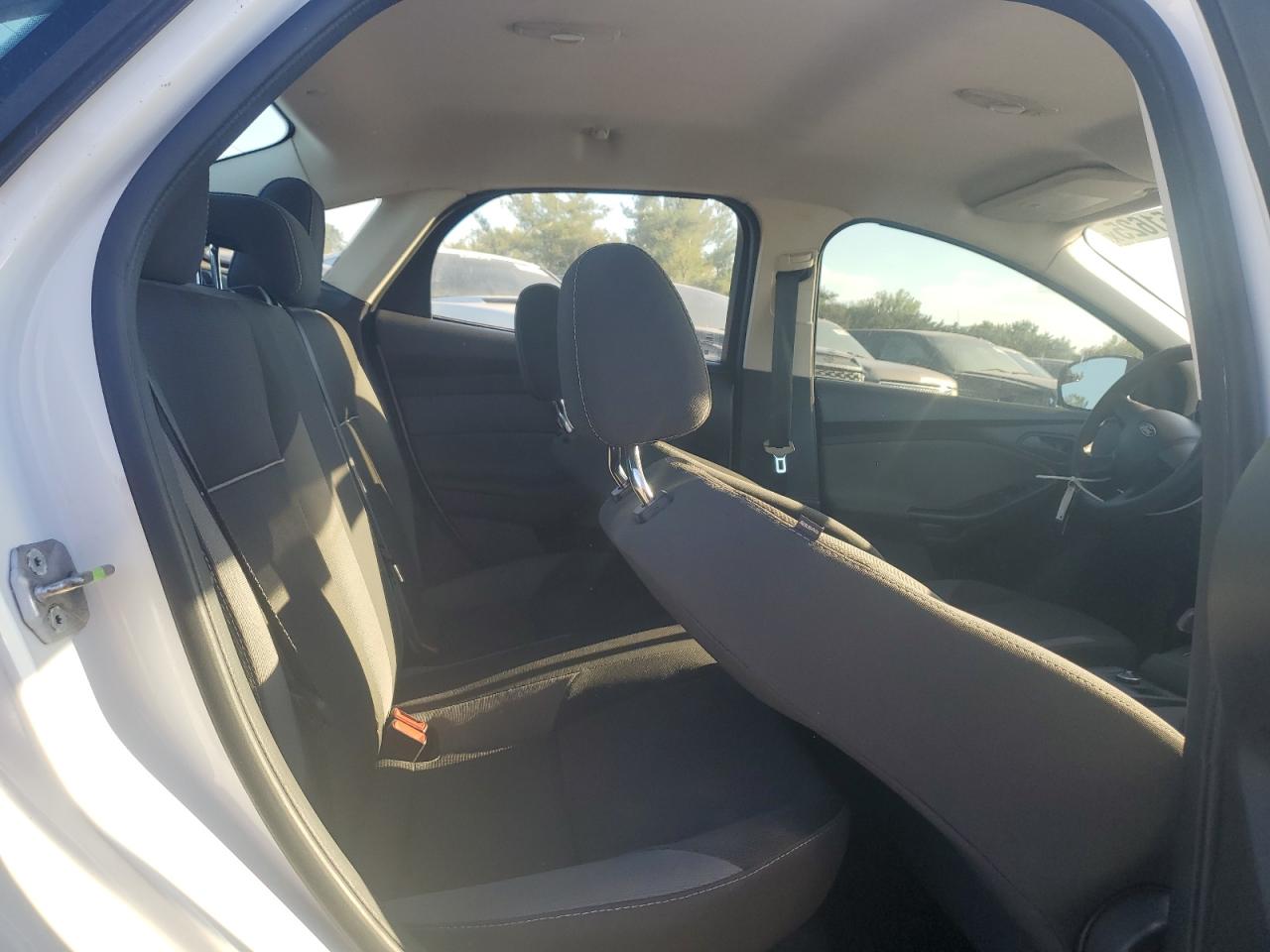 2012 Ford Focus S VIN: 1FAHP3E24CL461138 Lot: 85151625