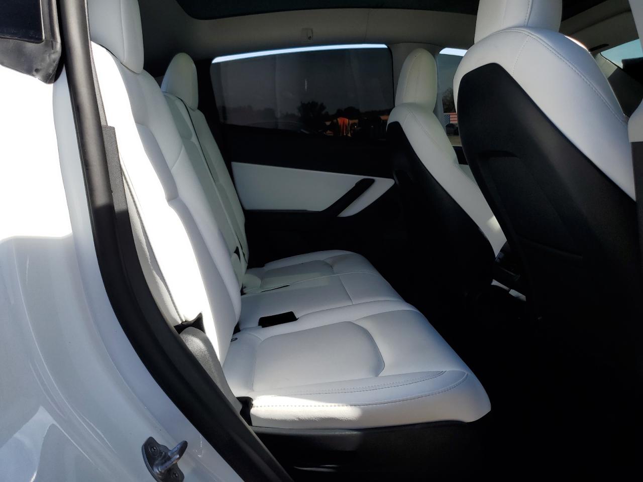 2022 Tesla Model Y VIN: 7SAYGAEE1NF507929 Lot: 84067105