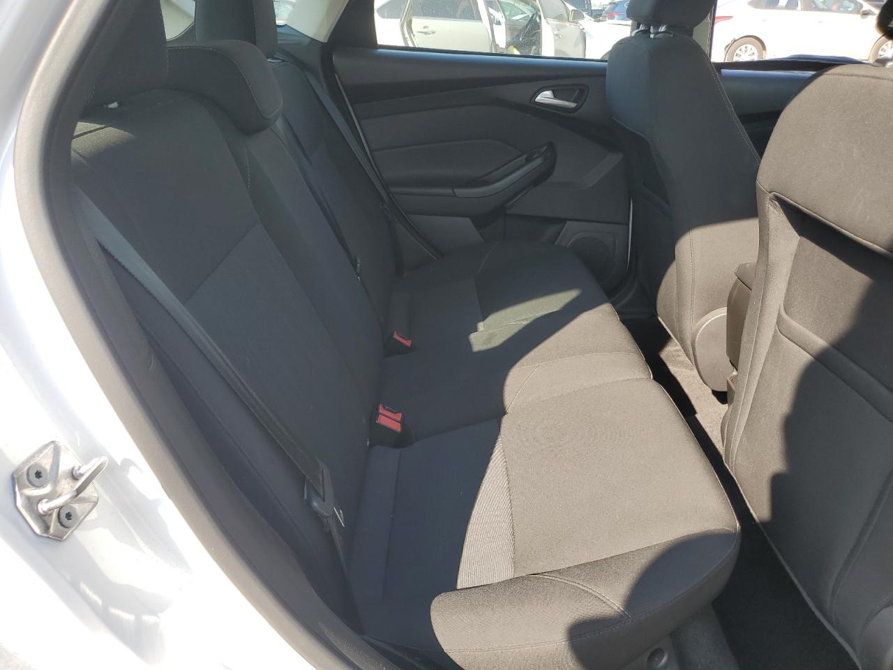 2016 Ford Focus Se VIN: 1FADP3K29GL281162 Lot: 82221565