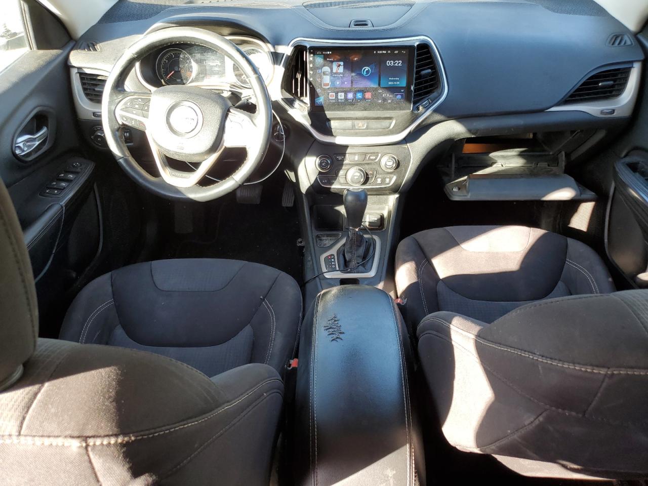 2015 Jeep Cherokee Latitude VIN: 1C4PJLCB9FW683946 Lot: 90646495