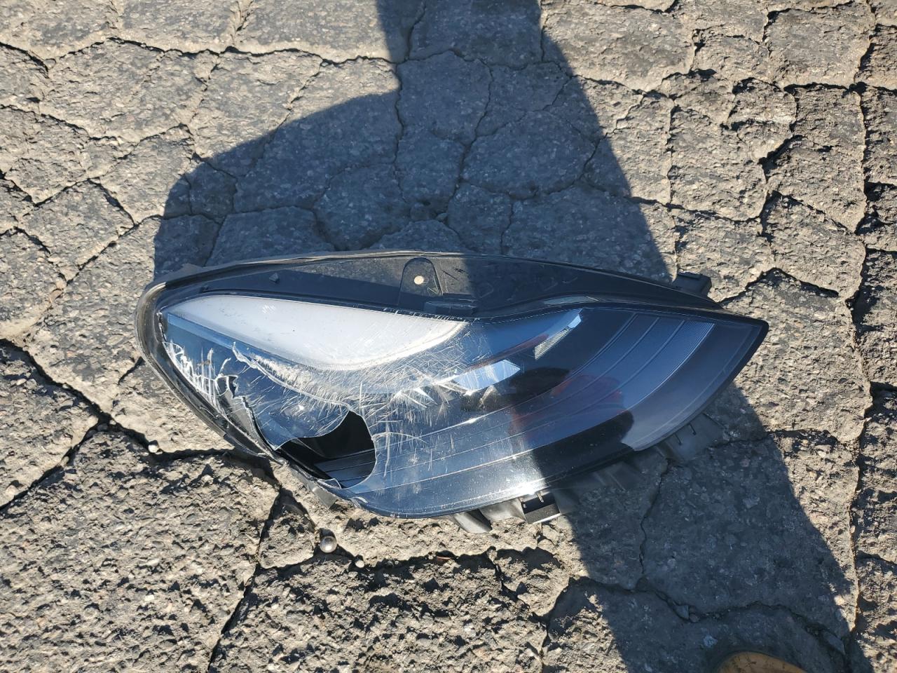 2023 Tesla Model Y VIN: 7SAYGDEE1PA210872 Lot: 90685975