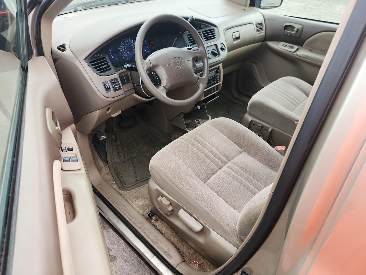 2001 Toyota Sienna Ce VIN: 4T3ZF19C01U378597 Lot: 81491985