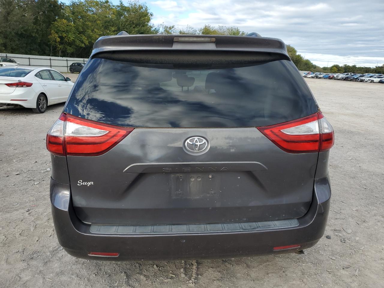 2015 Toyota Sienna Xle VIN: 5TDYK3DC9FS586402 Lot: 81035225