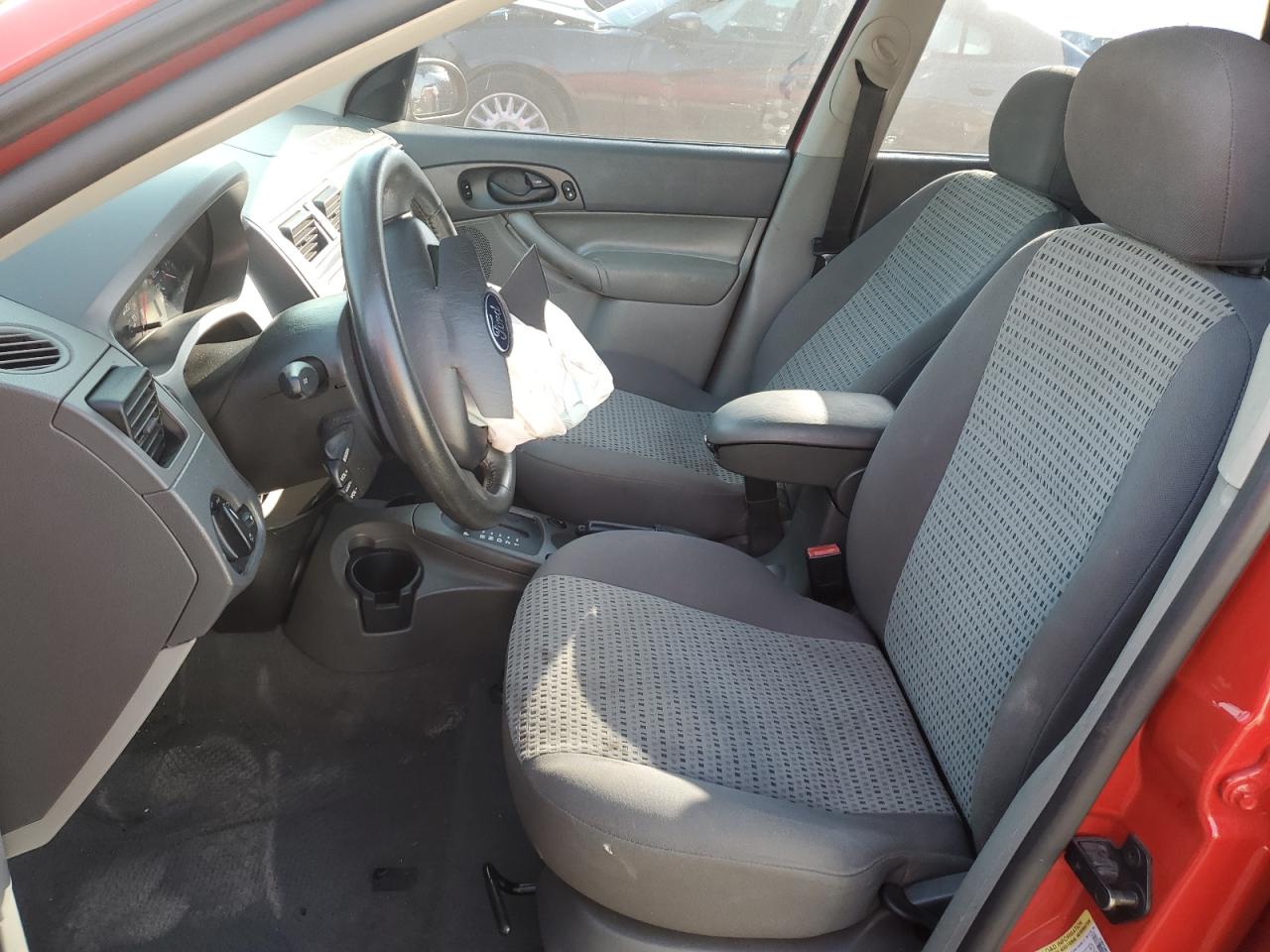 2005 Ford Focus Zxw VIN: 1FAFP36N15W301199 Lot: 82200215