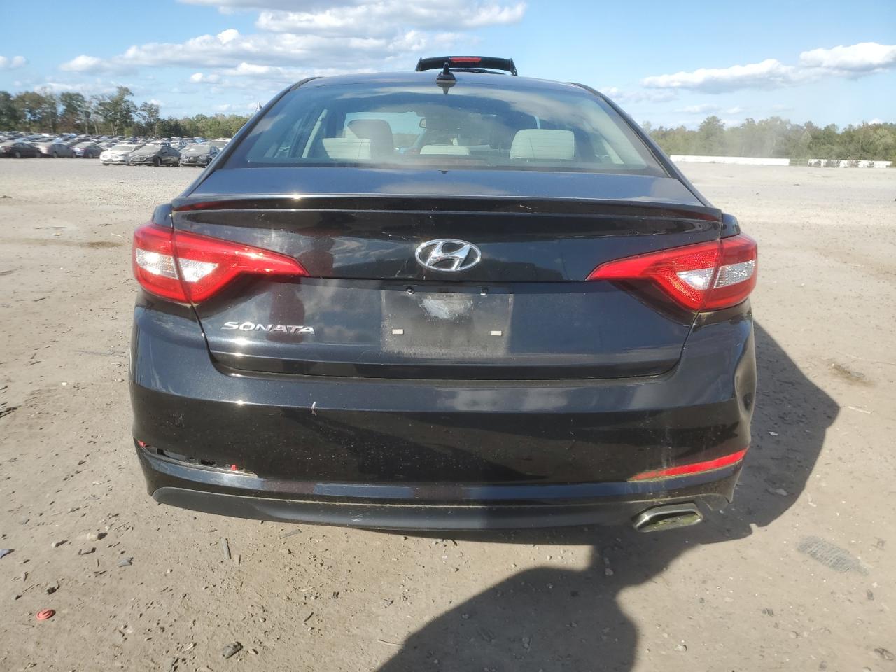2015 Hyundai Sonata Se VIN: 5NPE24AF2FH153677 Lot: 82283345