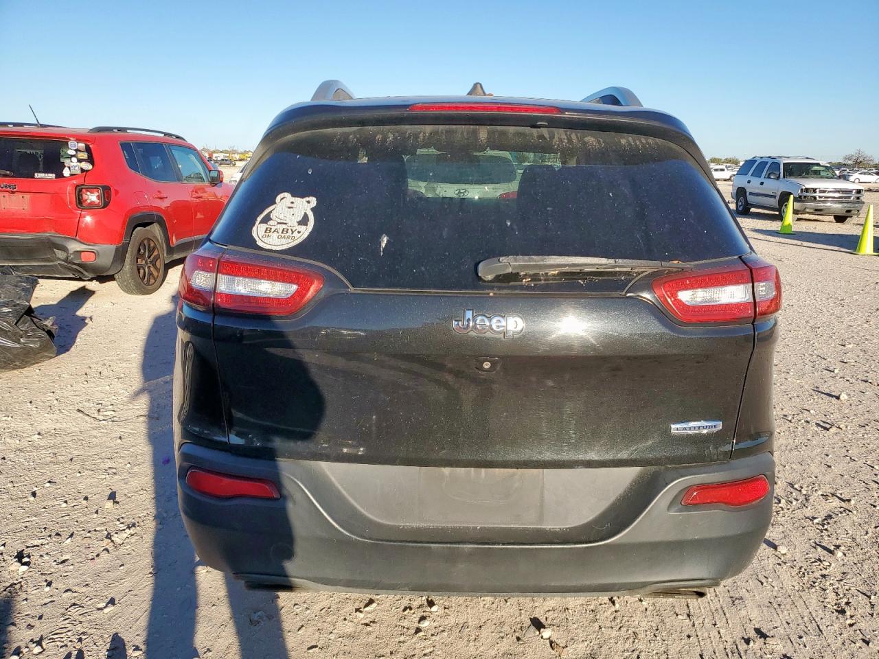 2016 Jeep Cherokee Latitude VIN: 1C4PJLCSXGW173218 Lot: 90801965