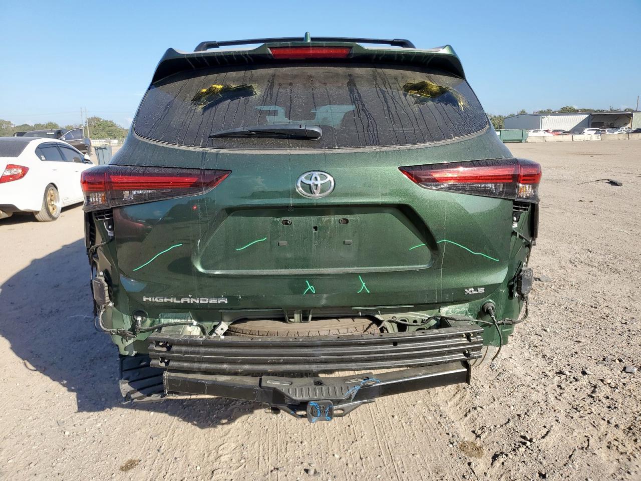 2024 Toyota Highlander Le VIN: 5TDKDRAH4RS529130 Lot: 82257395