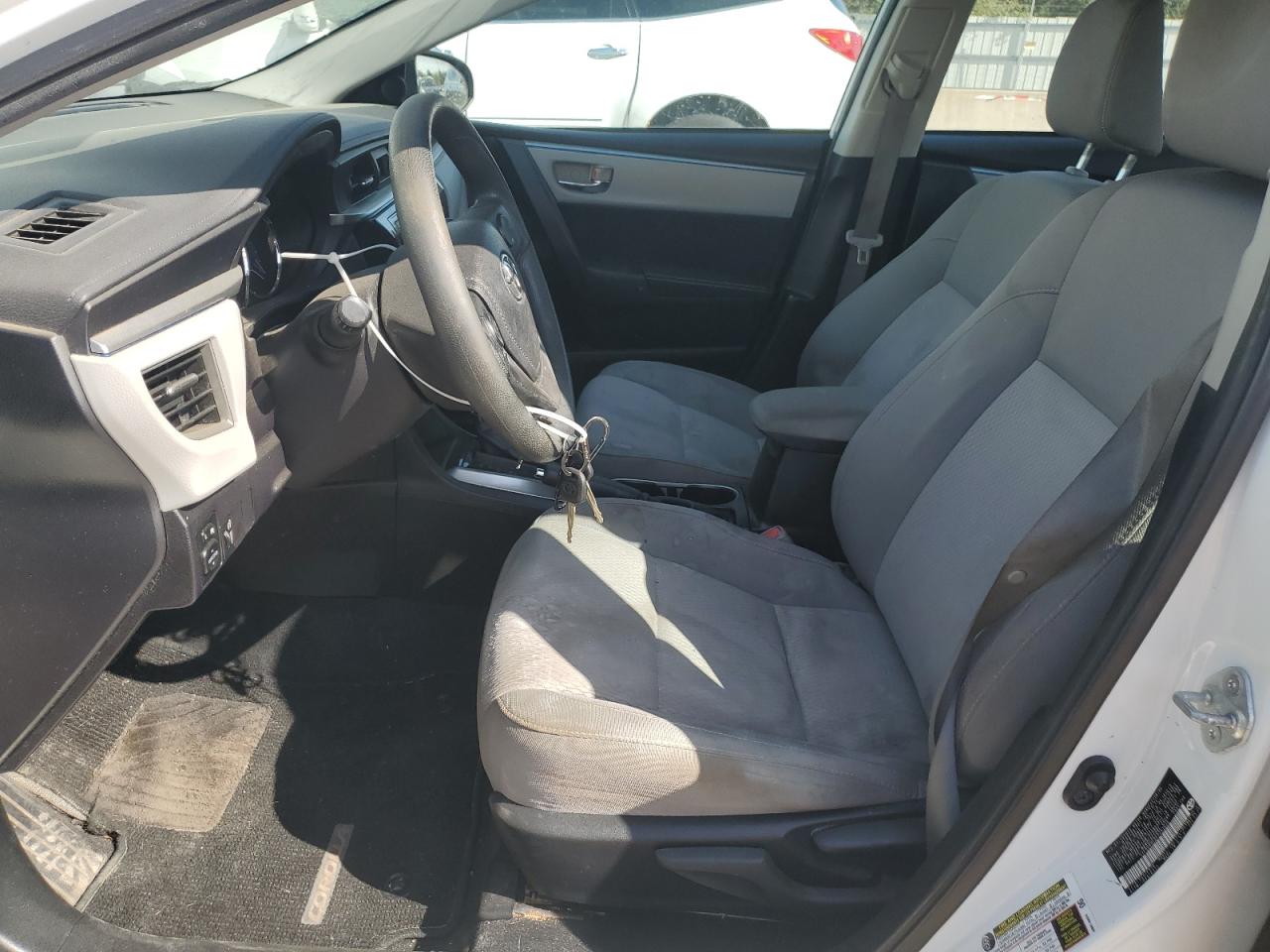 2015 Toyota Corolla L VIN: 5YFBURHE6FP241626 Lot: 85133705