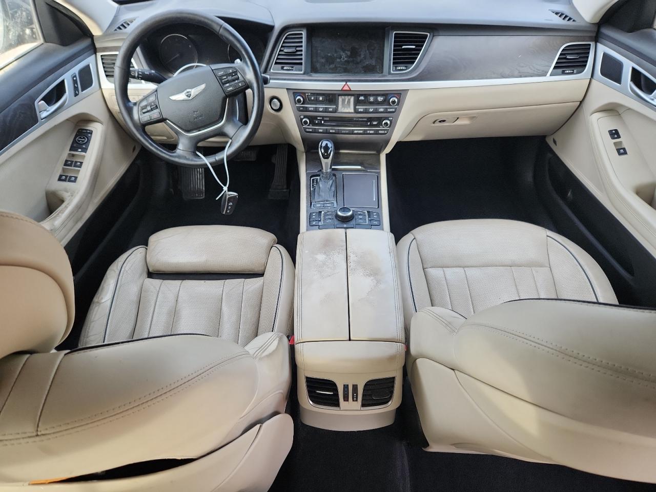 2015 Hyundai Genesis 3.8L VIN: KMHGN4JE6FU065689 Lot: 82189815