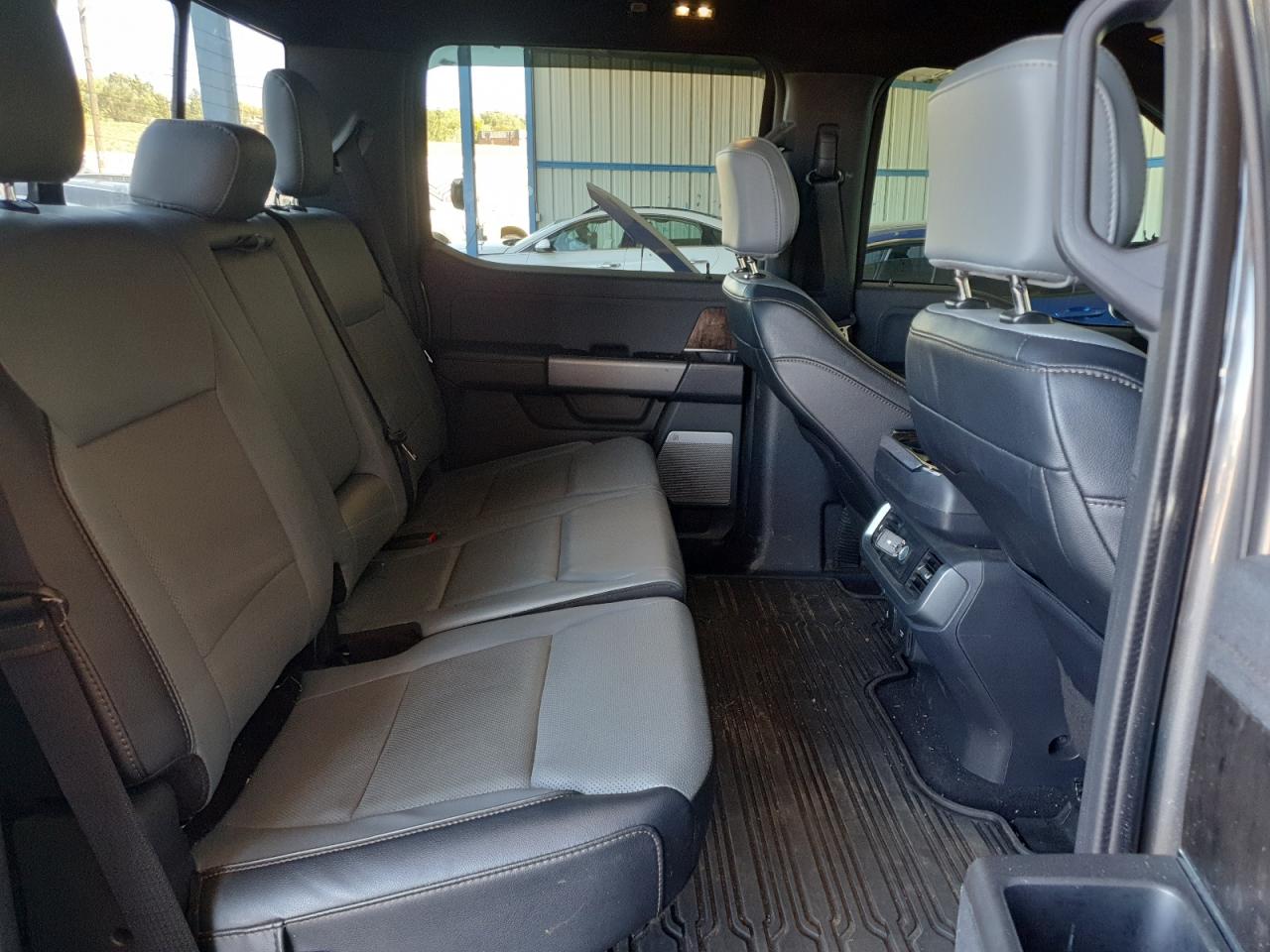 2023 Ford F150 Lightning Pro VIN: 1FTVW1EL1PWG18593 Lot: 86508595