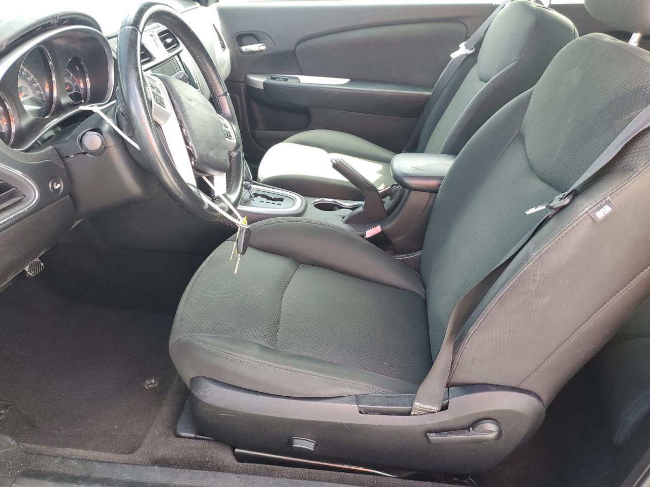 2011 Chrysler 200 Touring VIN: 1C3BC2EB2BN570436 Lot: 84390135