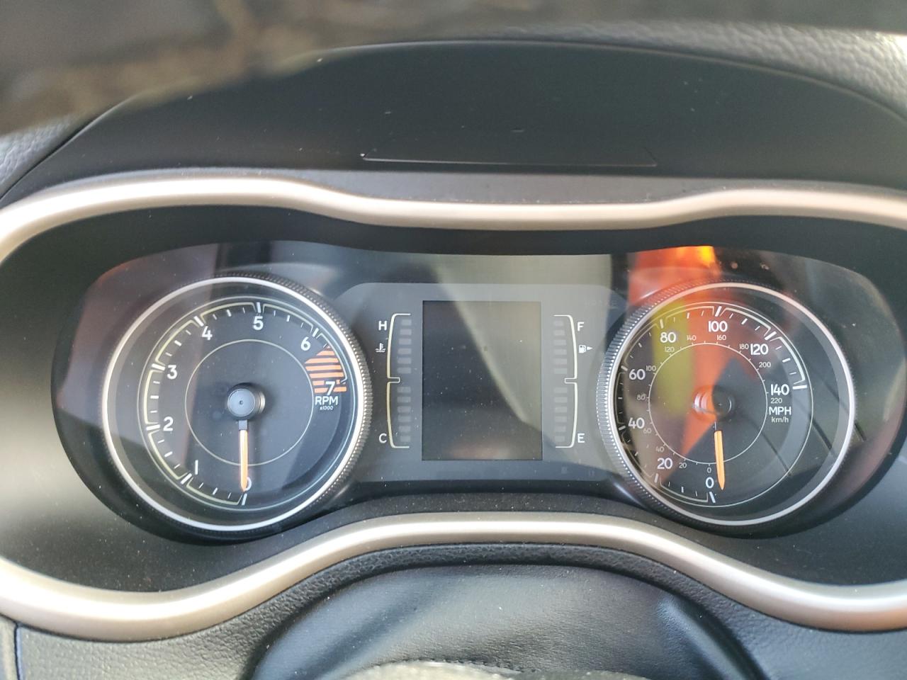 2016 Jeep Cherokee Latitude VIN: 1C4PJLCB5GW355473 Lot: 89992155