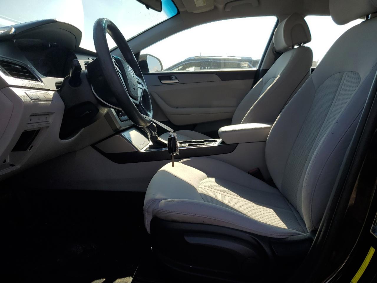 2015 Hyundai Sonata Se VIN: 5NPE24AF0FH011070 Lot: 90124815