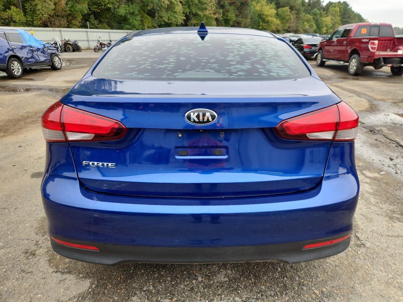 2018 Kia Forte Lx VIN: 3KPFL4A78JE164965 Lot: 89904925