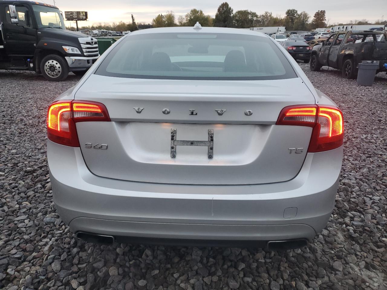 2014 Volvo S60 T5 VIN: YV1612FS9E2285184 Lot: 90568155