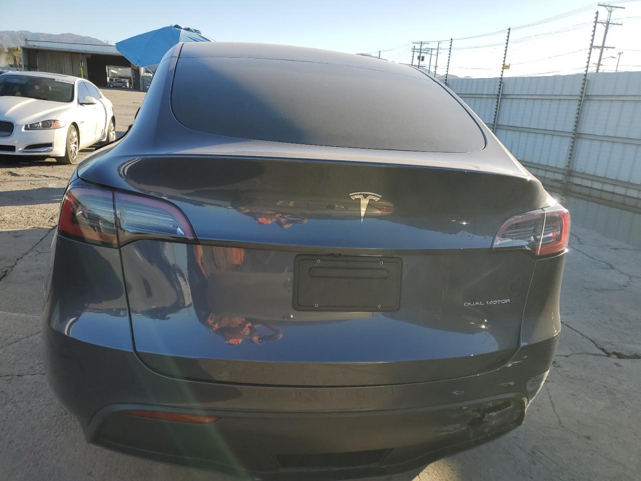 2023 Tesla Model Y VIN: 7SAYGDEE0PF846993 Lot: 87112405