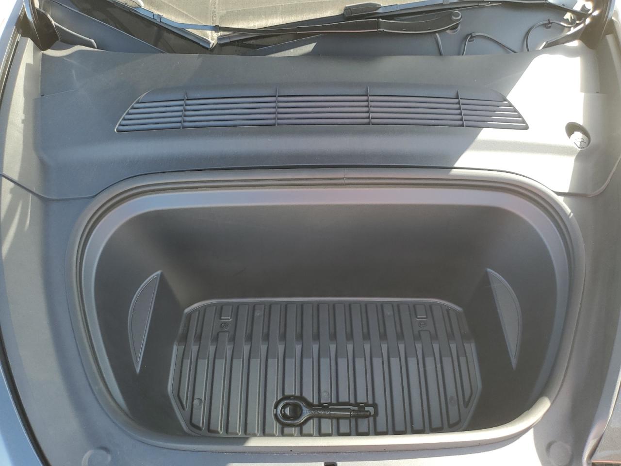 2024 Tesla Model Y VIN: 7SAYGDED1RF047167 Lot: 82416885