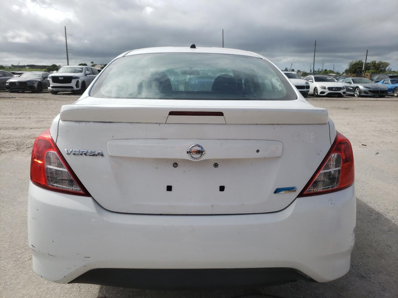 2015 Nissan Versa S VIN: 3N1CN7APXFL889830 Lot: 84057625