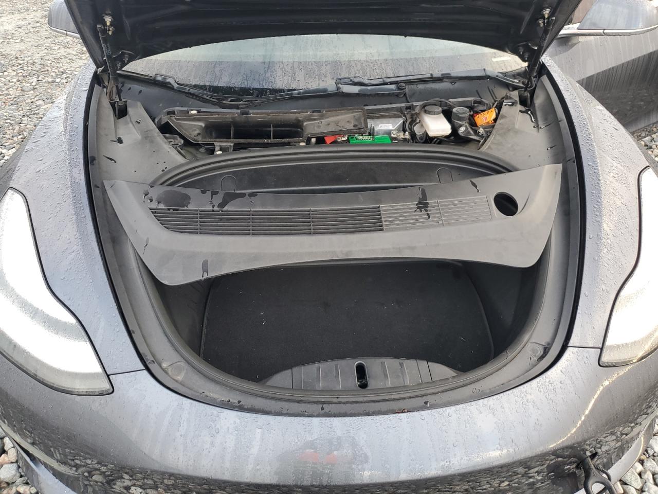 2018 Tesla Model 3 VIN: 5YJ3E1EA8JF163343 Lot: 90099595