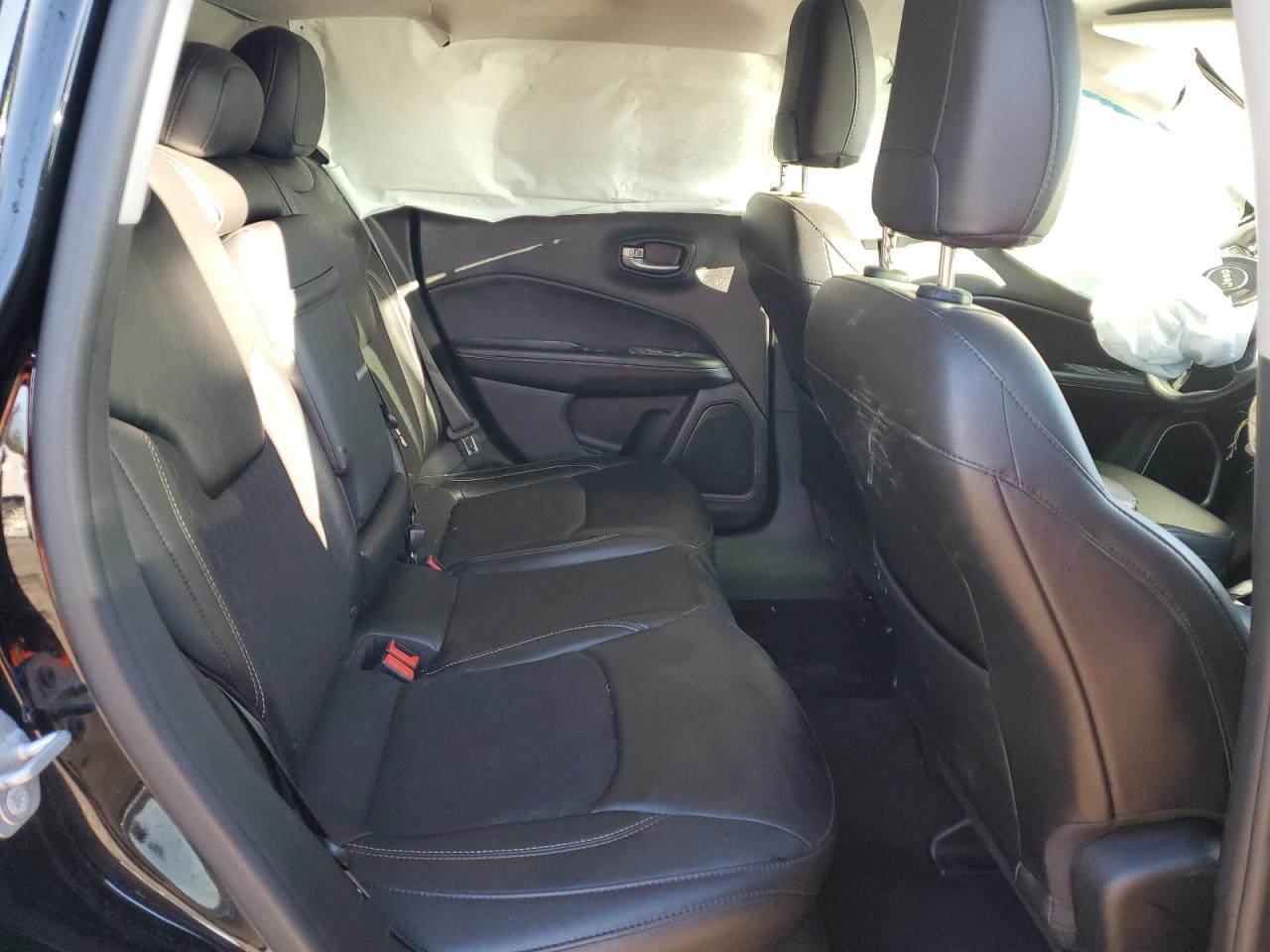 2018 Jeep Compass Latitude VIN: 3C4NJCBB2JT318743 Lot: 90016535