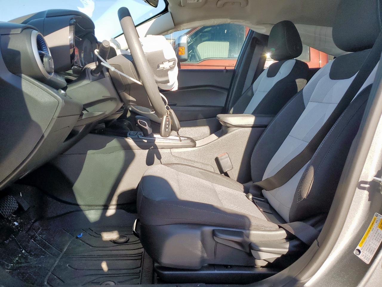 2025 Chevrolet Trax Ls VIN: KL77LFEP4SC320354 Lot: 90903835