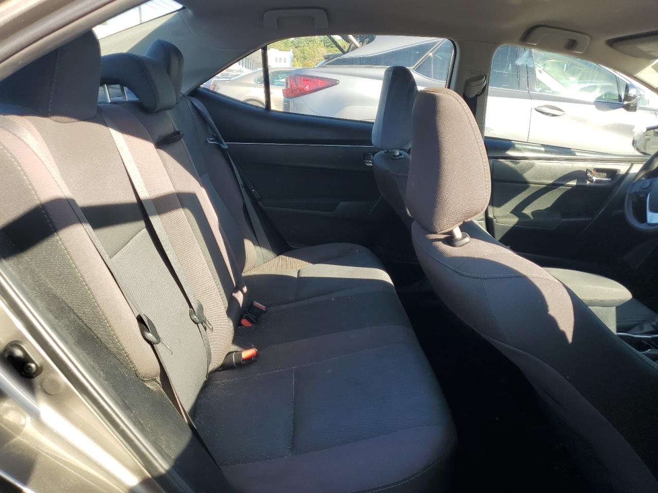 2018 Toyota Corolla L VIN: 2T1BURHE1JC988026 Lot: 85145275