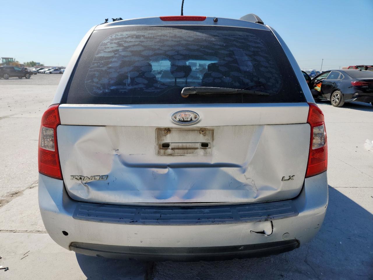 2009 Kia Rondo Base VIN: KNAFG528X97222617 Lot: 85582865