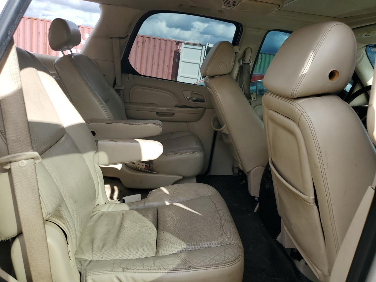 2007 Cadillac Escalade Luxury VIN: 1GYFK63847R223747 Lot: 87095425