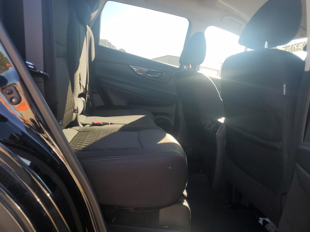 2019 Nissan Rogue S VIN: 5N1AT2MT4KC756598 Lot: 85753605