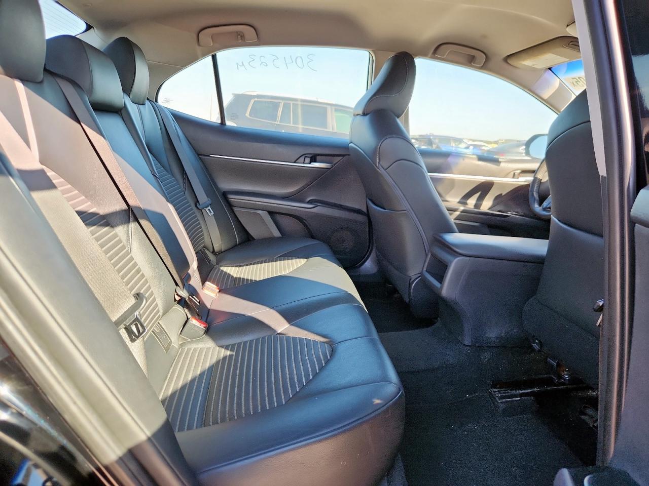 2018 Toyota Camry L VIN: 4T1B11HK7JU558760 Lot: 86340905