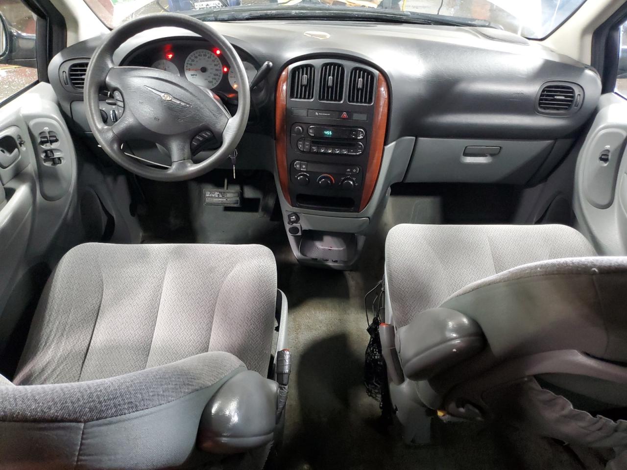 2006 Chrysler Town & Country VIN: 1A4GP45R16B755612 Lot: 71114775