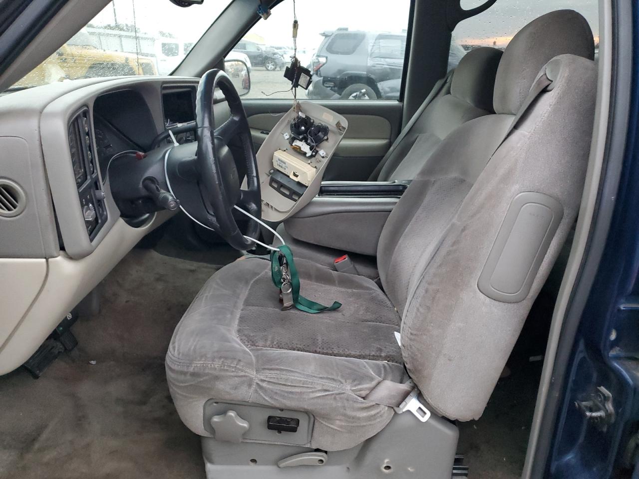 2002 Chevrolet Tahoe K1500 VIN: 1GNEK13T62J323887 Lot: 90098395