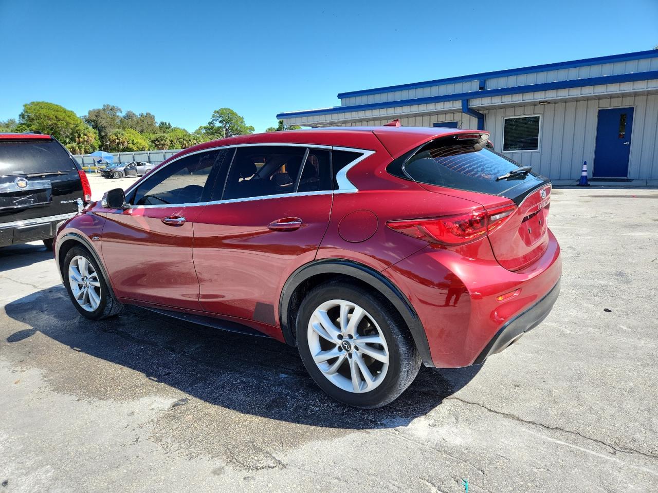 QX30