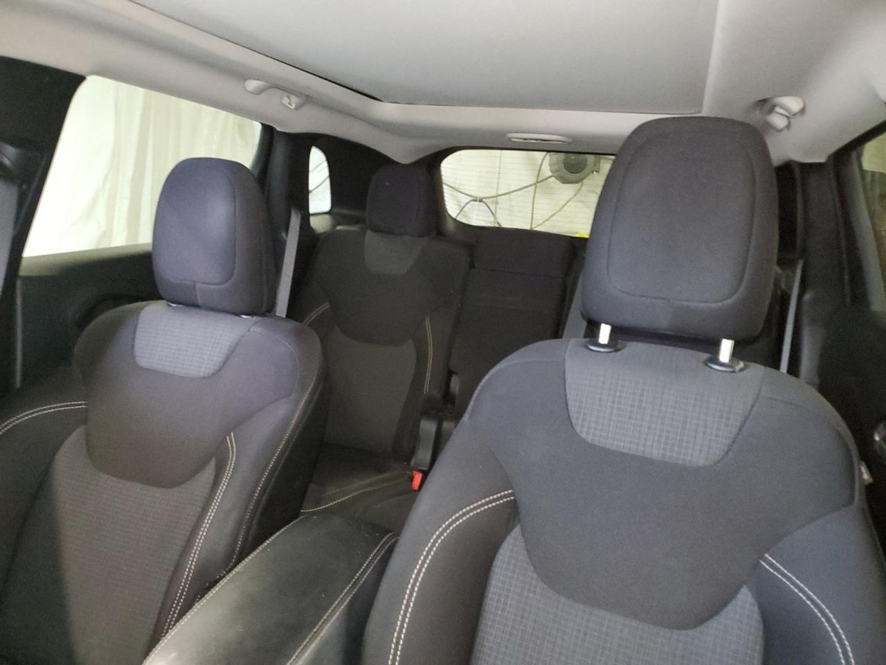 2015 Jeep Cherokee Latitude VIN: 1C4PJLCB8FW711431 Lot: 85653255