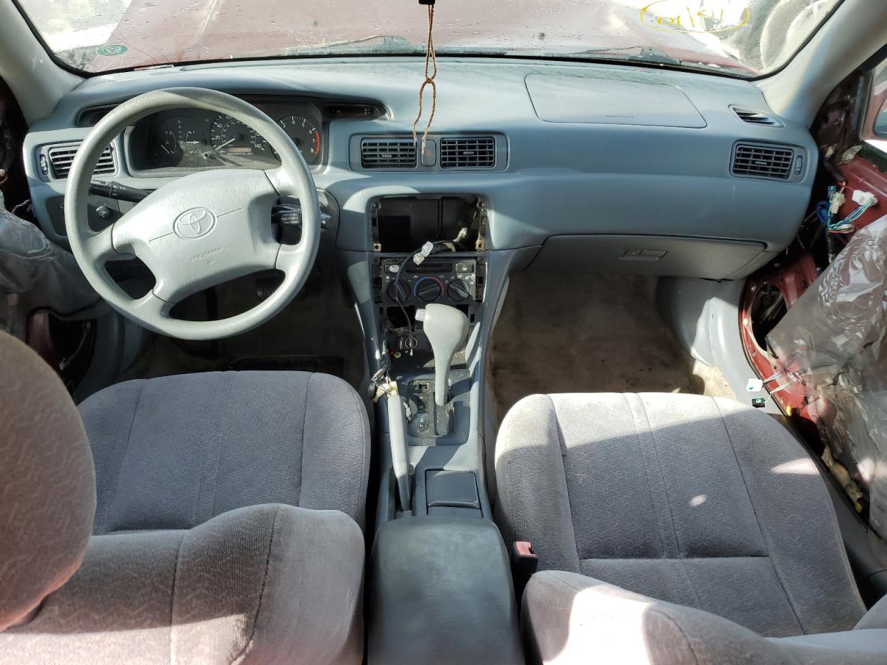 1999 Toyota Camry Ce VIN: 4T1BG22K8XU580000 Lot: 84918425