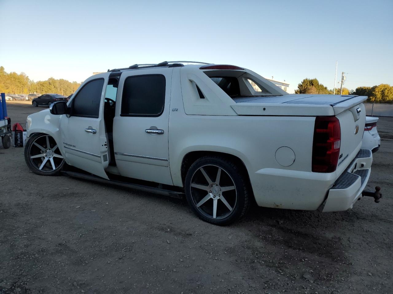 2012 Chevrolet Avalanche Ltz VIN: 3GNTKGE72CG270165 Lot: 85761925