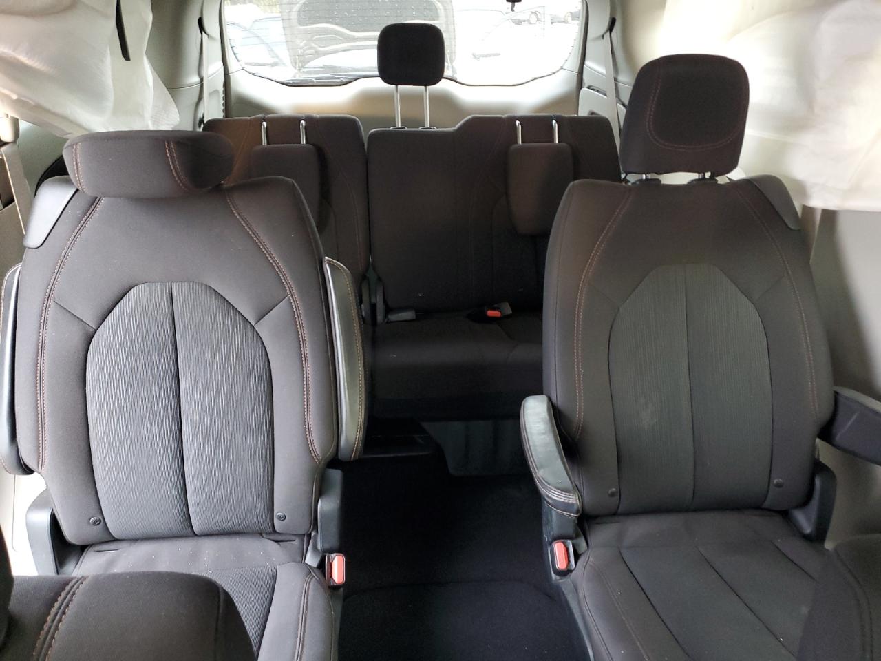 2017 Chrysler Pacifica Lx VIN: 2C4RC1CG5HR770323 Lot: 84634755