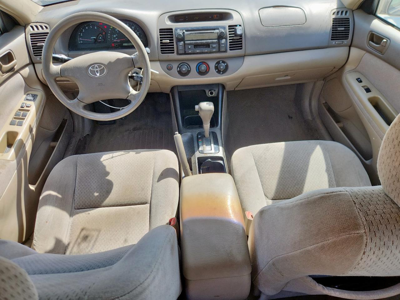 2004 Toyota Camry Le VIN: 4T1BE32K94U938132 Lot: 82270525