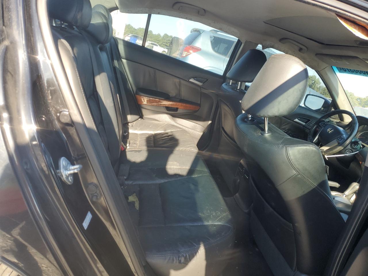 2011 Honda Accord Exl VIN: 1HGCP3F80BA012221 Lot: 84660575